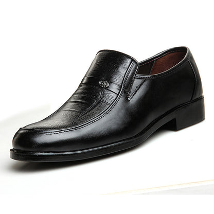 Men's Pointed Leather Shoes: Stylish Business Footwear for Work.